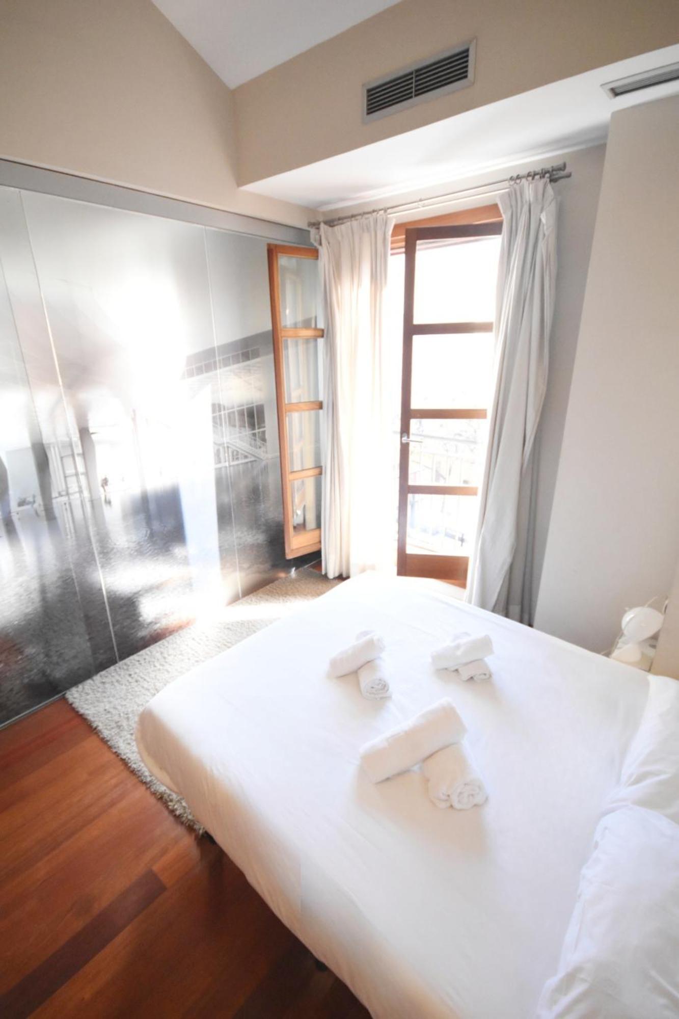 Bello Apartamento En La Plaza Del Tossal Валенсия Екстериор снимка